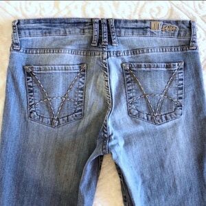 Kut From The Kloth Straight Leg Jeans – Size 8 – Medium Wash